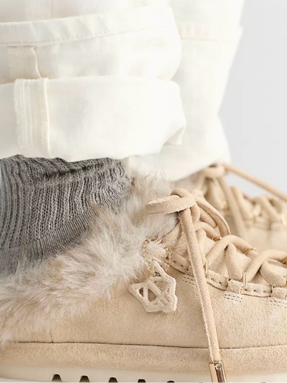 Naked Wolfe Harlow Shearling Mules preowned. Size 7 retail $250.00 - Picture 3 of 13